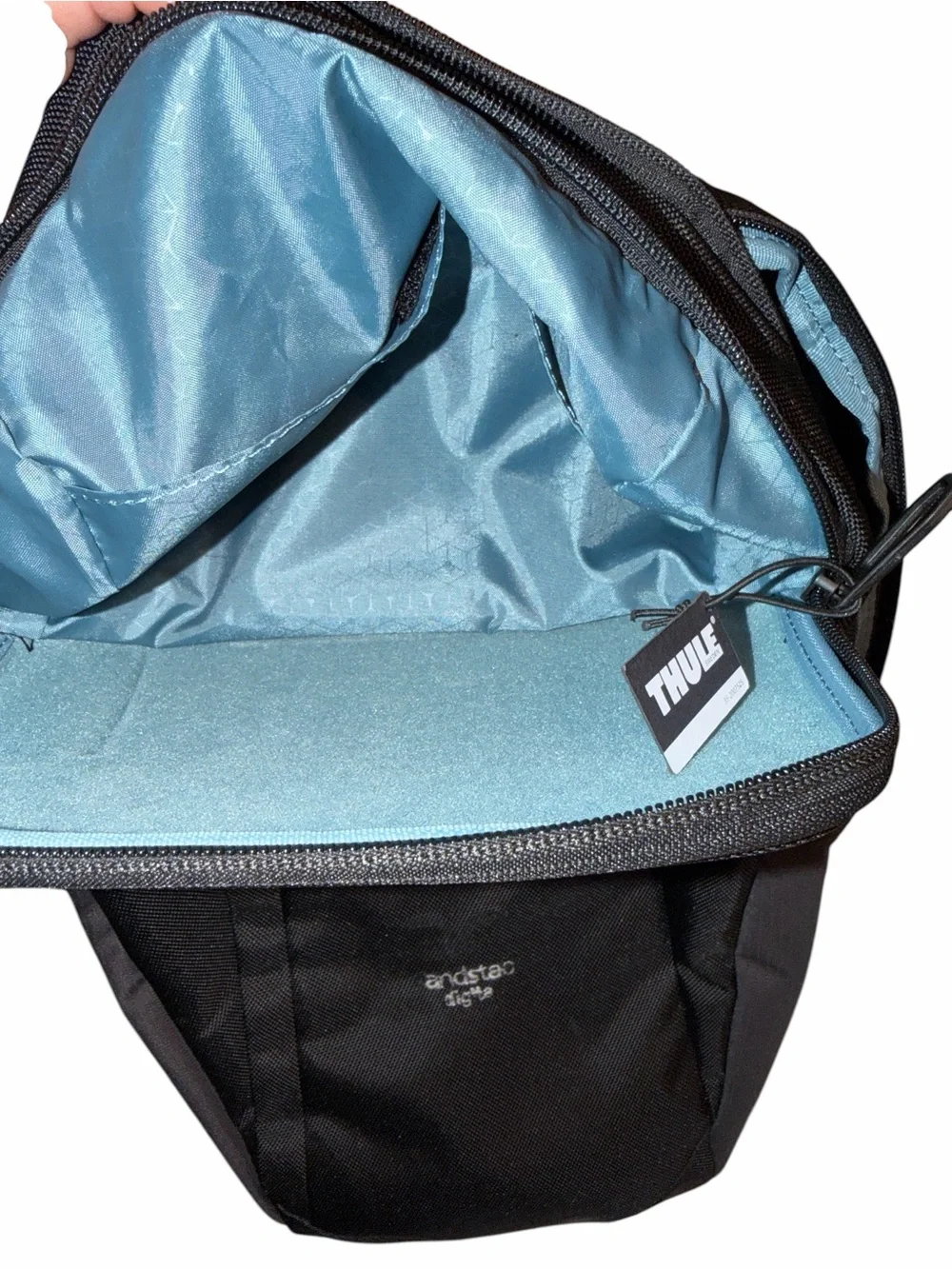 Thule Accent 20L 16” Computer Laptop Backpack Black 9020-64 New w/ Flaw